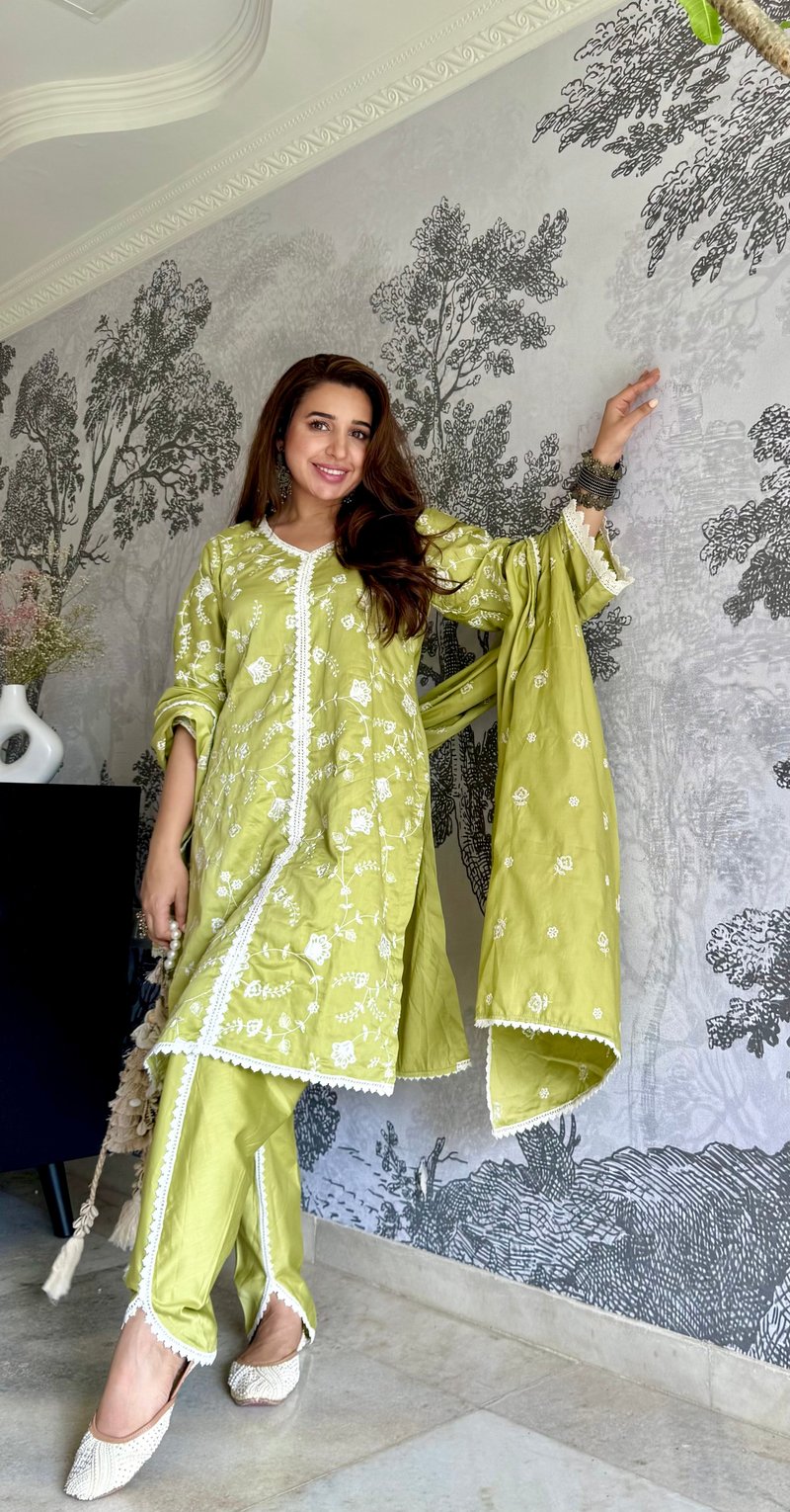 Green Cotton Embroidered Kurta Set with Lace Trim