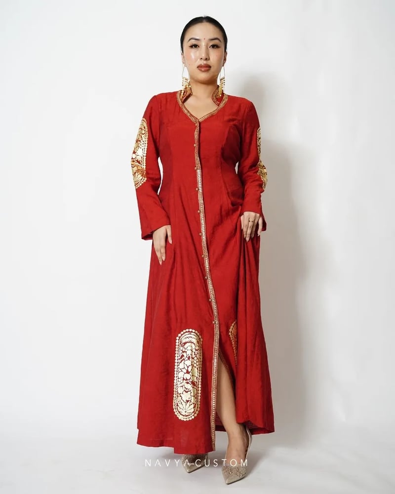 1693-11 Scroll-Gown