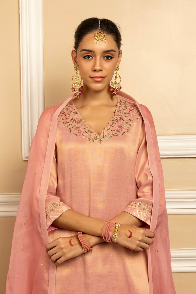 Saanvi Handcrafted Tissue Kurta Set