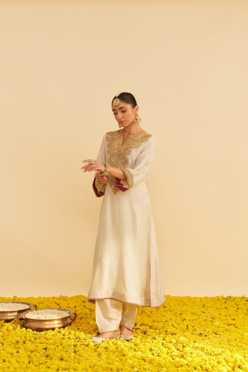 Daisy Ivory Upada Silk Embroidered Kaftan Kurta Set