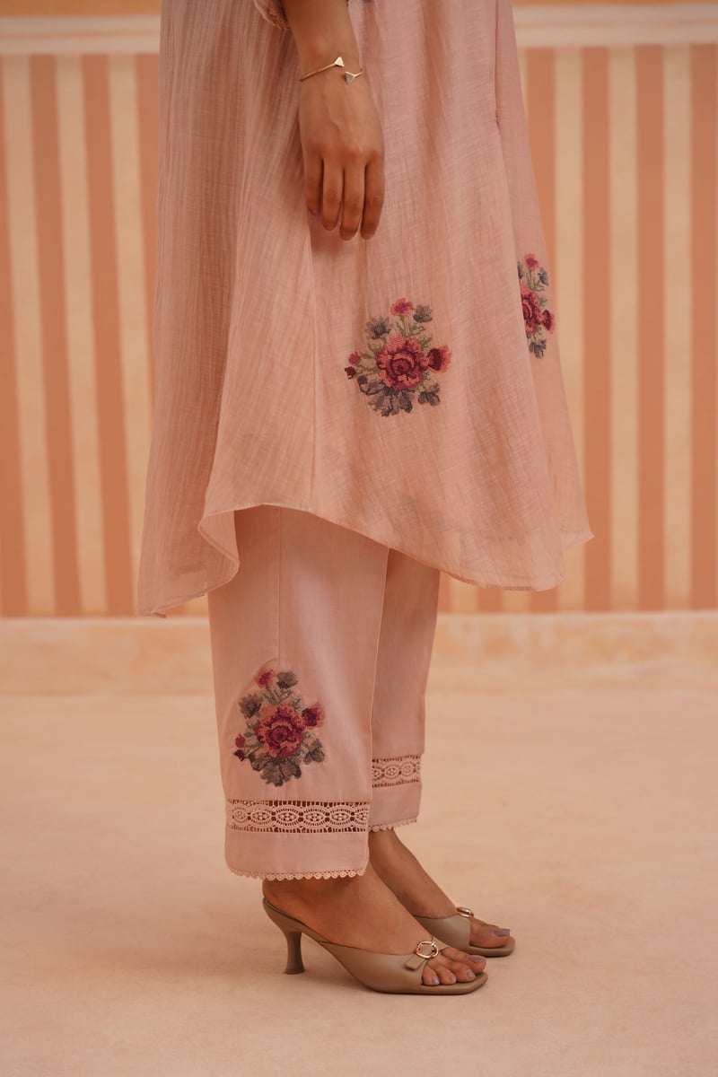 Floral Embroidered Mul Chanderi Rounded Kurta Set