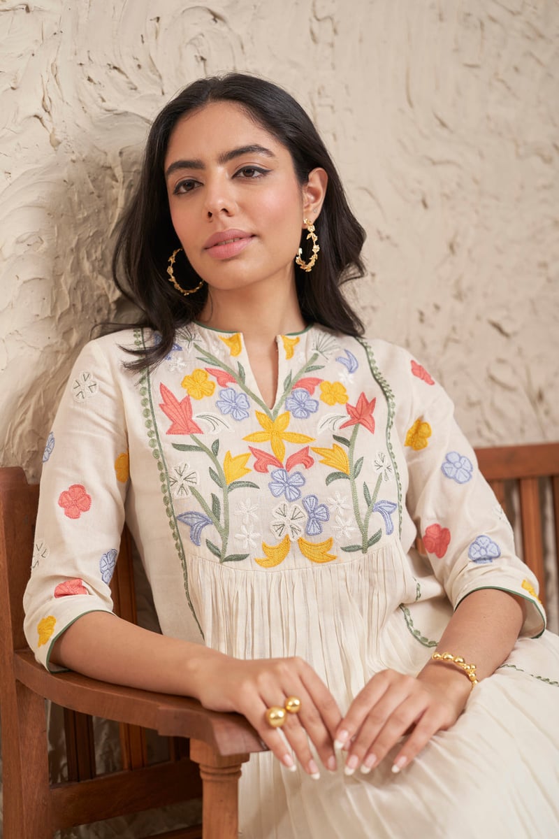 Ivory Mul Mul Straight Kurta Set With Embroidered Yoke