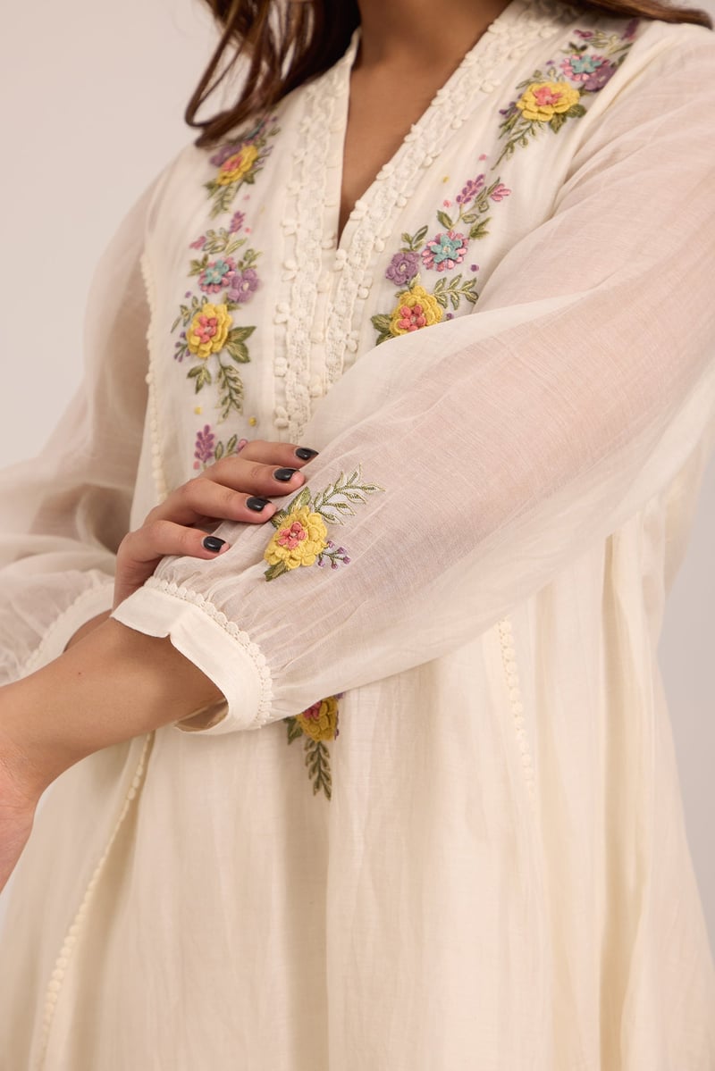 Off White Mul Chanderi High-Low Embroidered Kurta Set