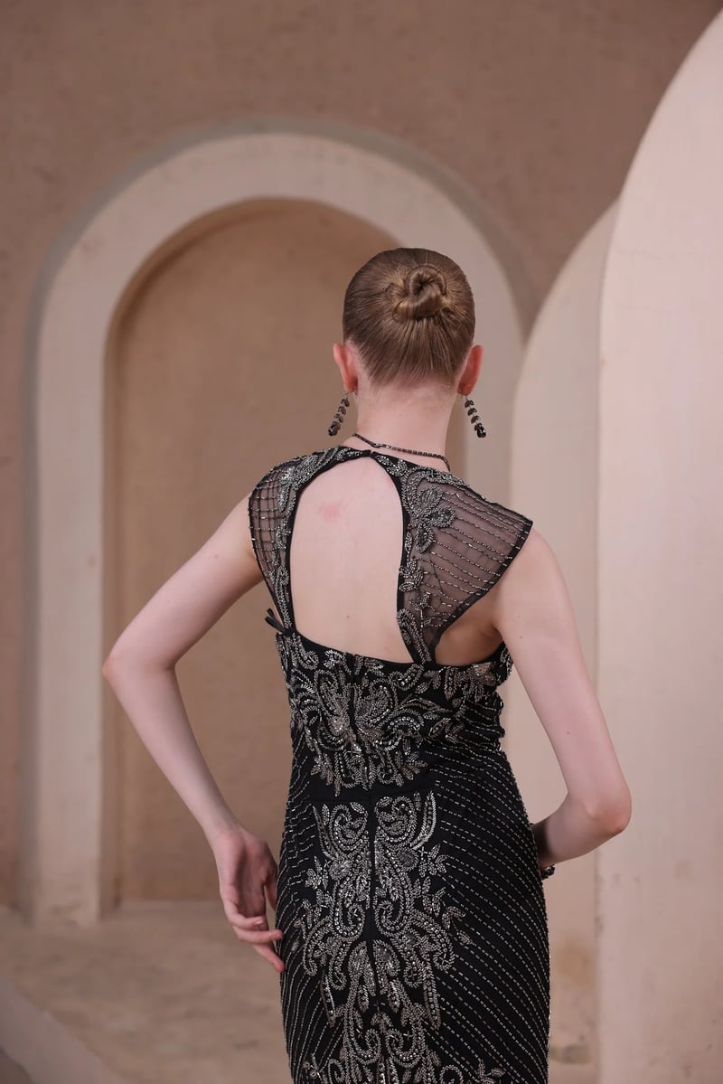 Black Beaded Baroque Detail Floor-Length Gown