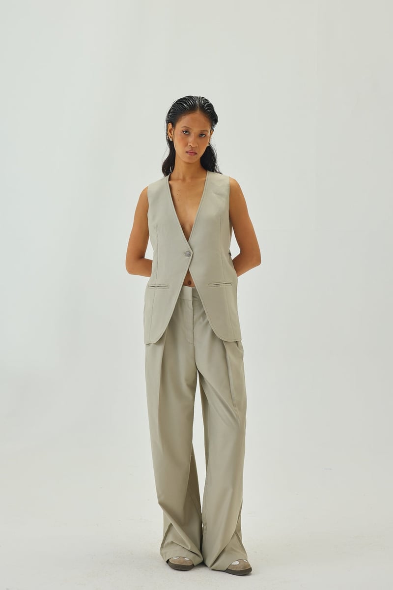 Greige High-Waist Pleated Wide-Leg Trousers