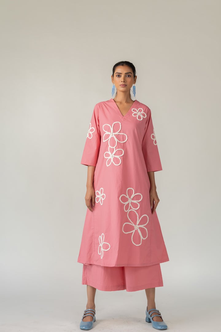 Pink Cotton Poplin Kurta Set with Daisy Embroidery