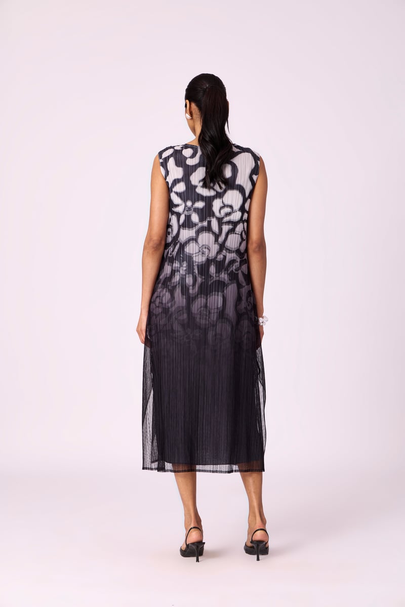 Black Abstract Printed Pleated Midi Dress