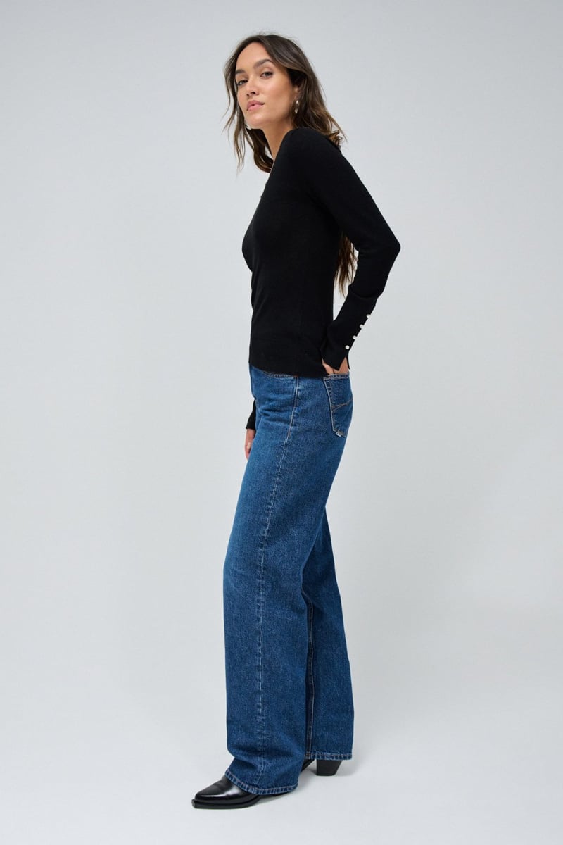 Black Slim-Fit V-Neck Pullover Sweater