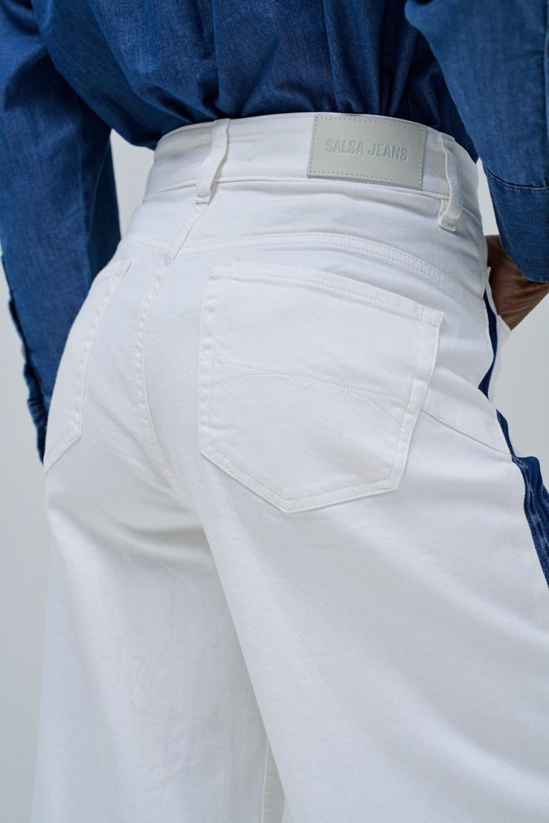 White High-Waist Wide-Leg Jeans with Contrast Side Panel