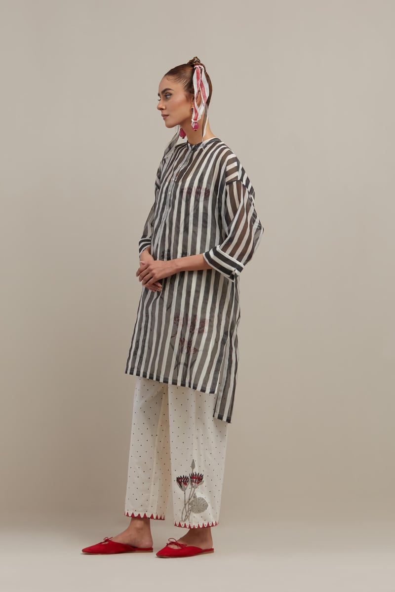 Black & Off-White Kurta With Straight Pants