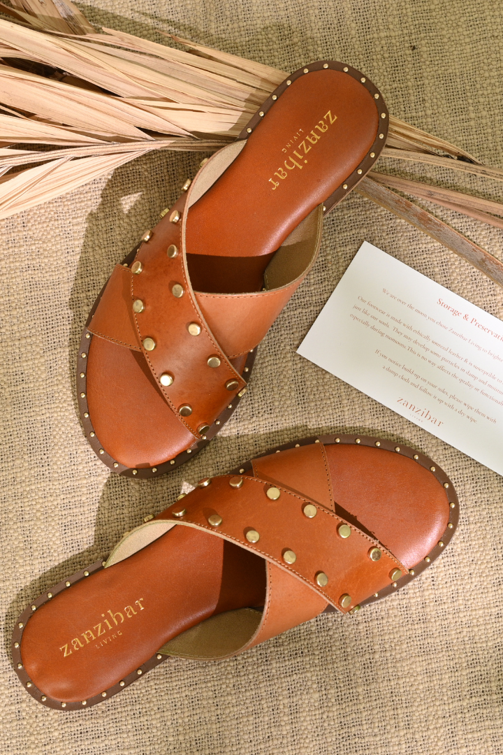 Marlborough Tan Rivets