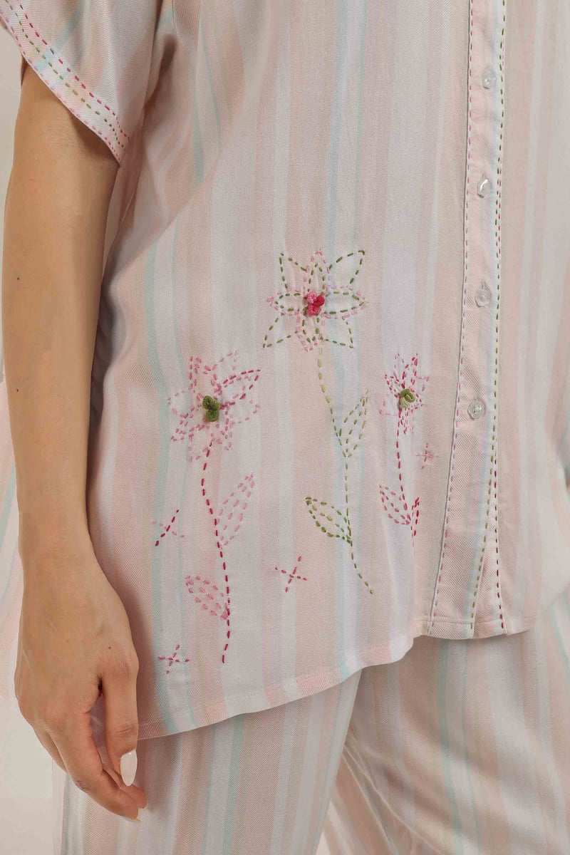 Amaryllis, Pyjama Suit
