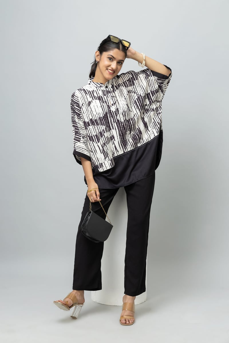 Black/White Abstract Print Oversized Blouse