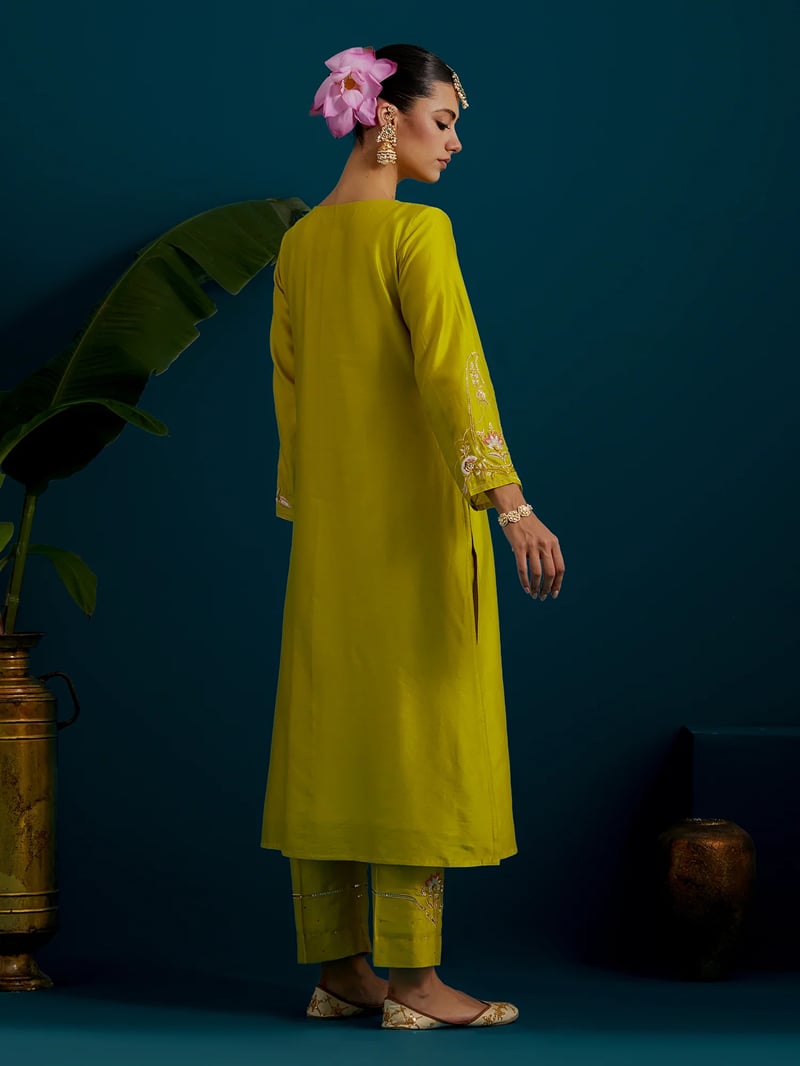 Lime Green Silk Chanderi Notched-Neck Embroidered Kurta
