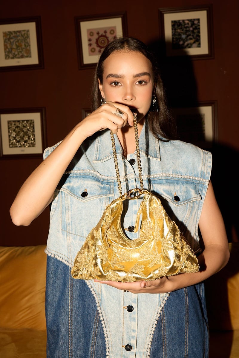Dew Handheld Bag
